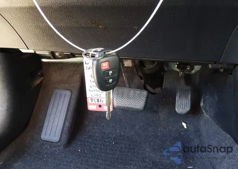 2017 Toyota Rav4 Xle z USA, uszkodzony, nr VIN JTMRFREV8HJ707903